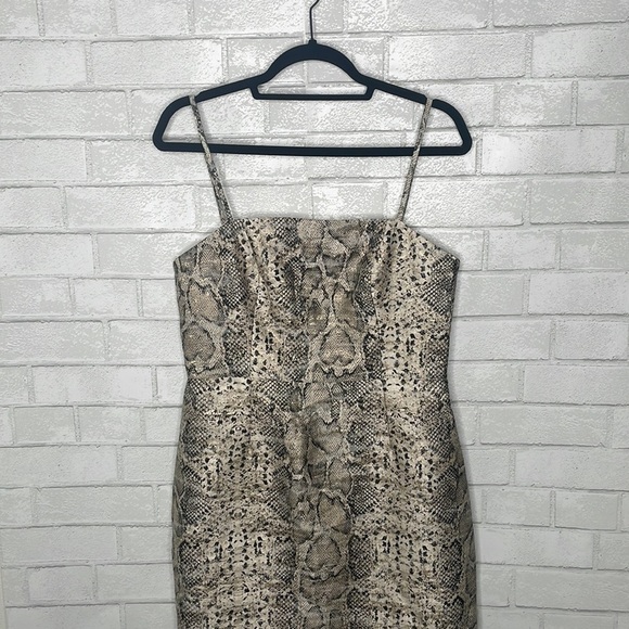 NWT Hutch Etta Ruffle Hem Pencil Print Dress - Picture 4 of 16